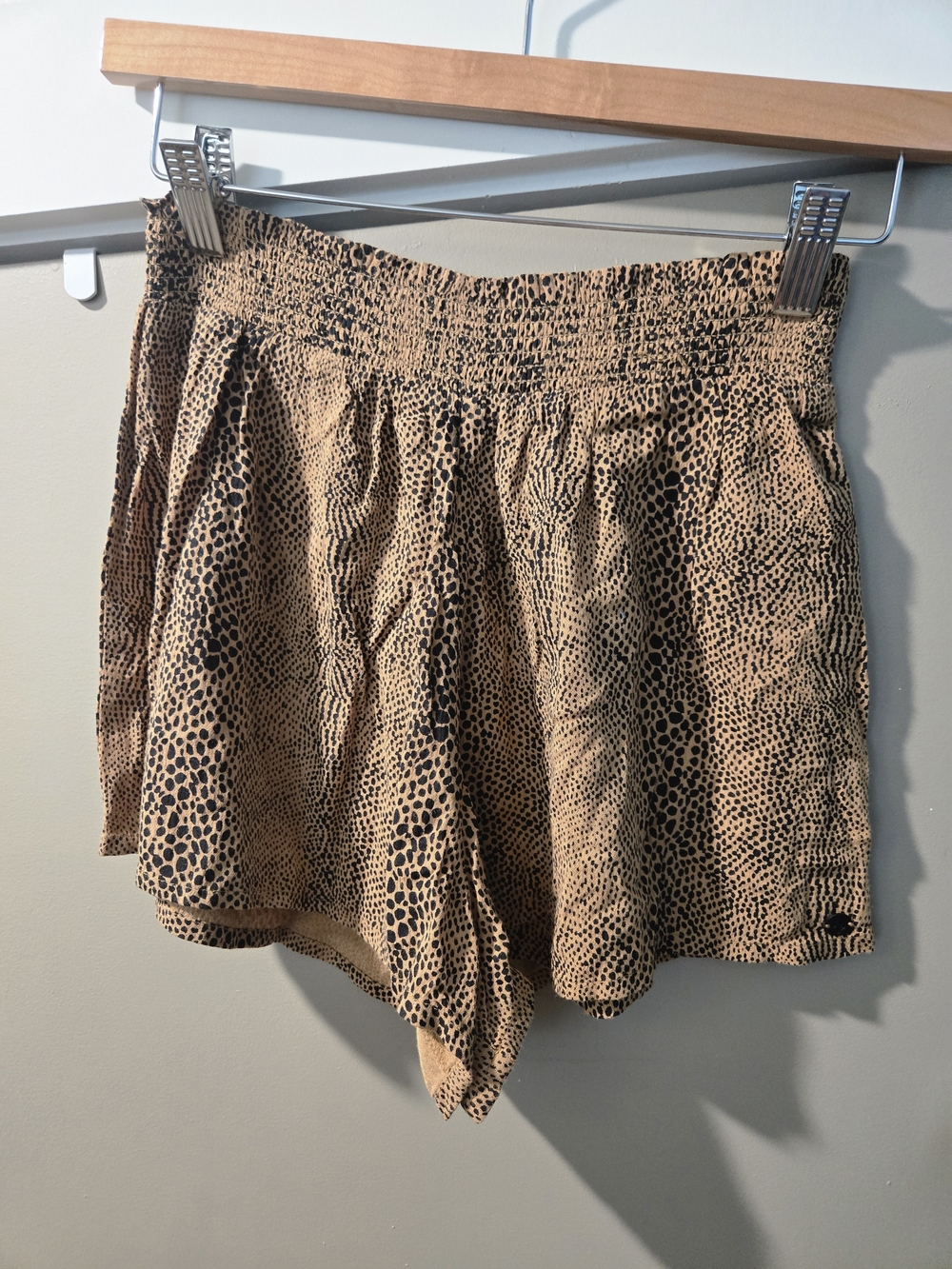 Volcom Leopard Animal Print Smocked Flowy Shorts XS 0/2